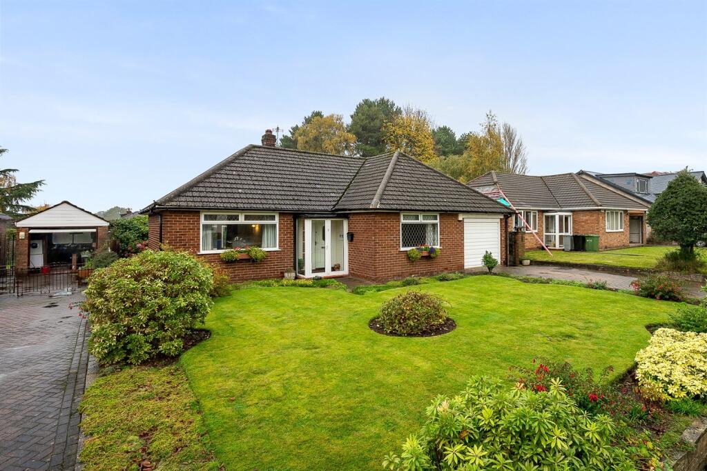 3 bedroom detached bungalow for sale in Ravenwood Drive, Hale Barns, WA15